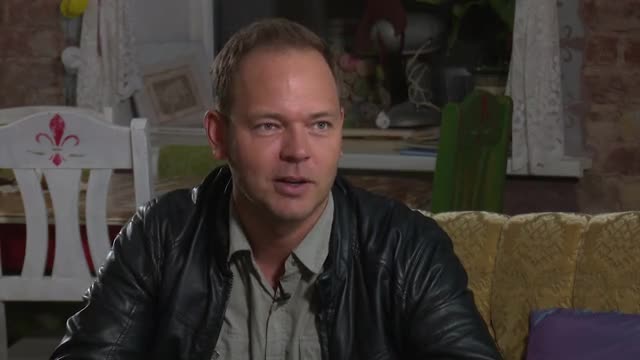 8 naži un gardēdis