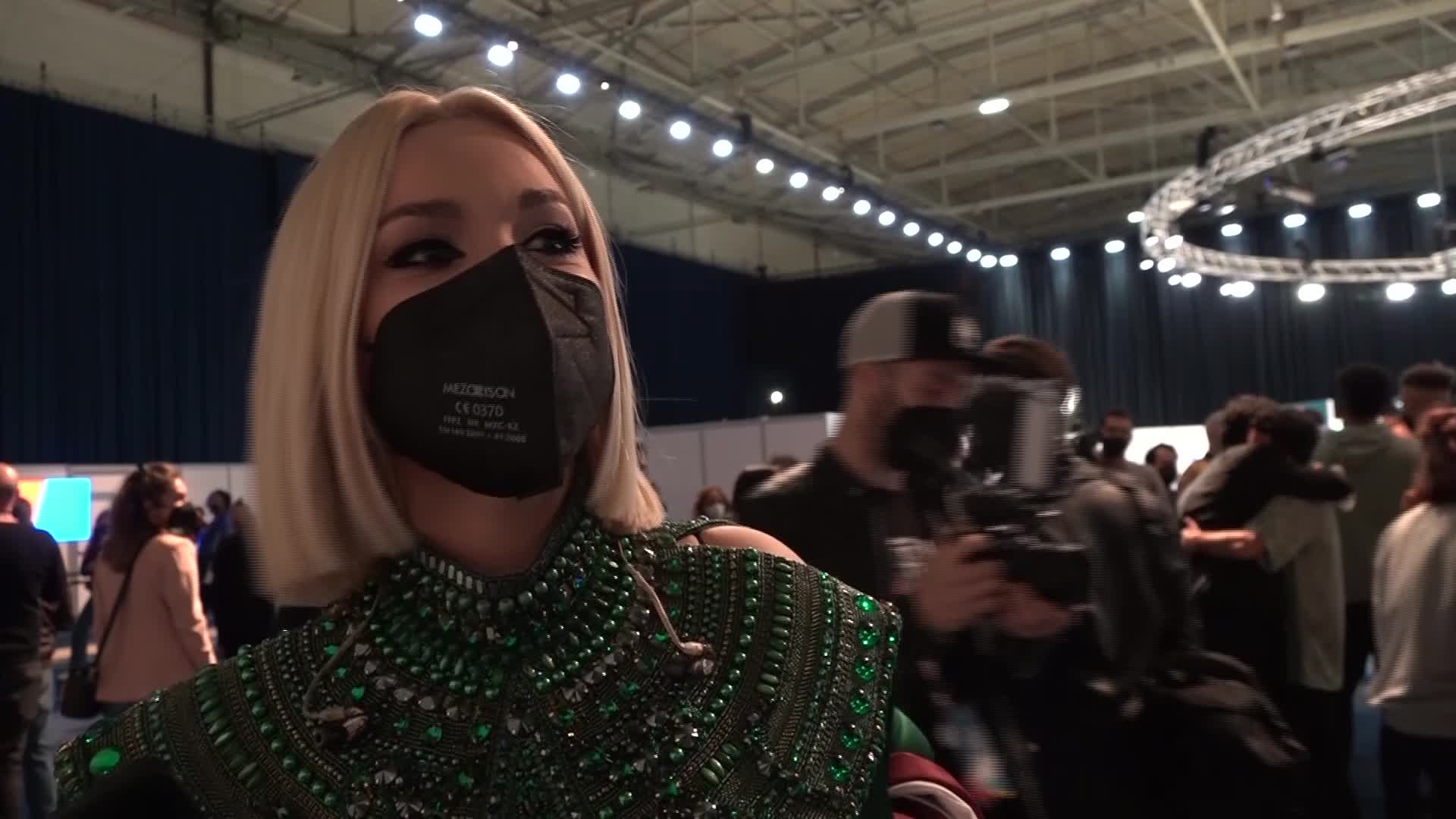 Slavenības. Bez filtra