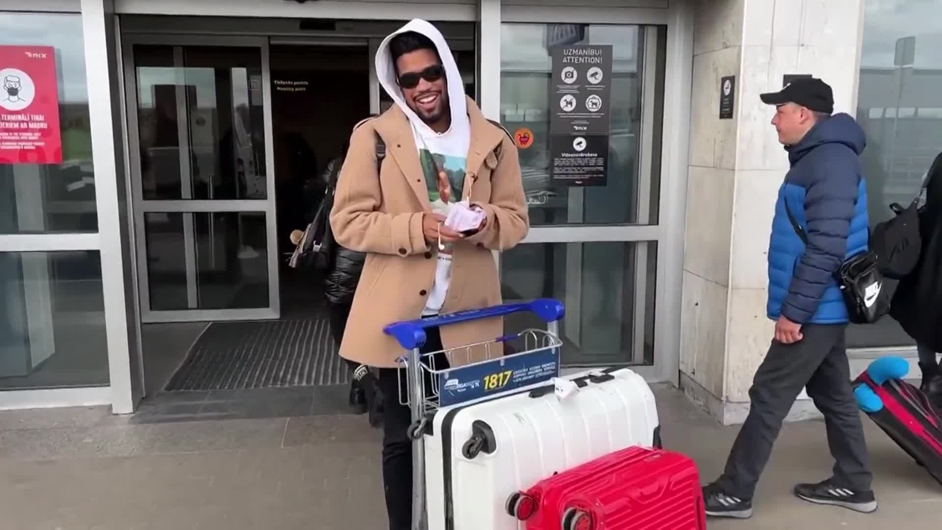 Slavenības. Bez filtra