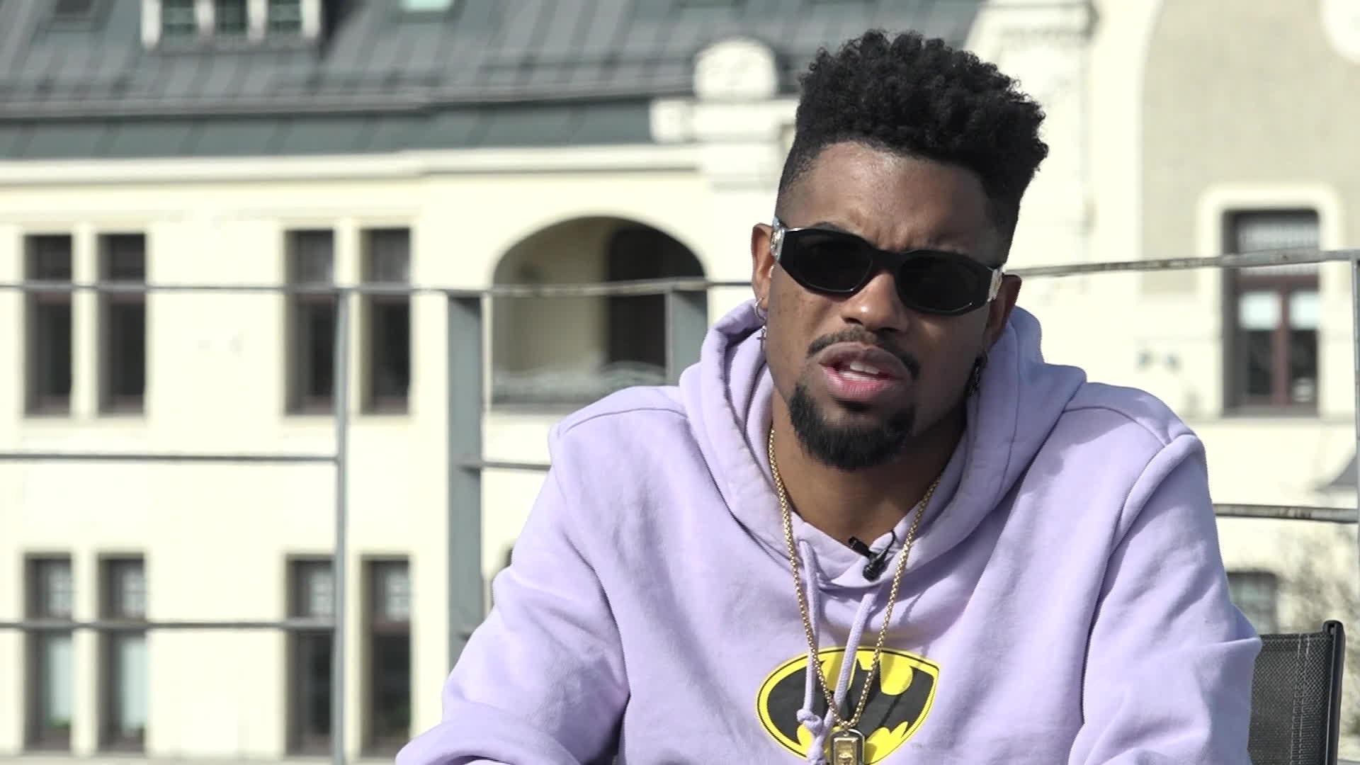 Slavenības. Bez filtra