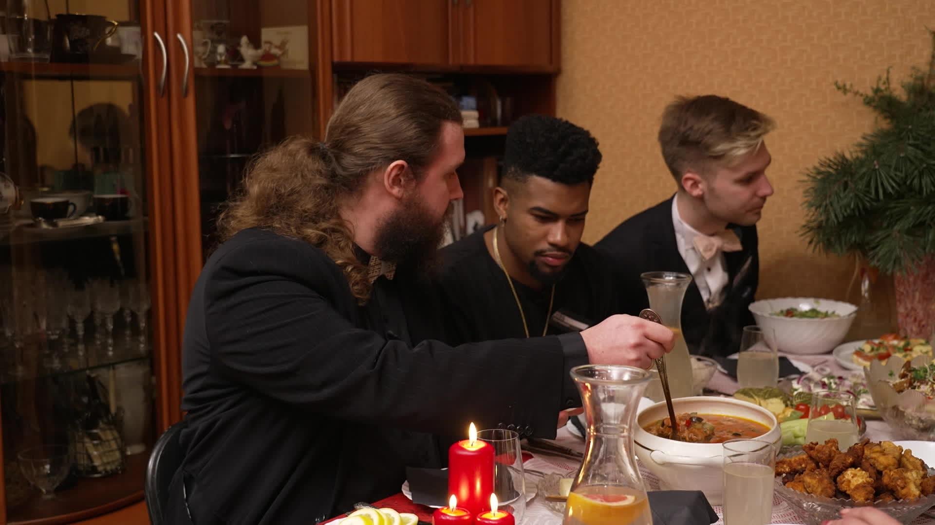 Vakariņš ar savējiem