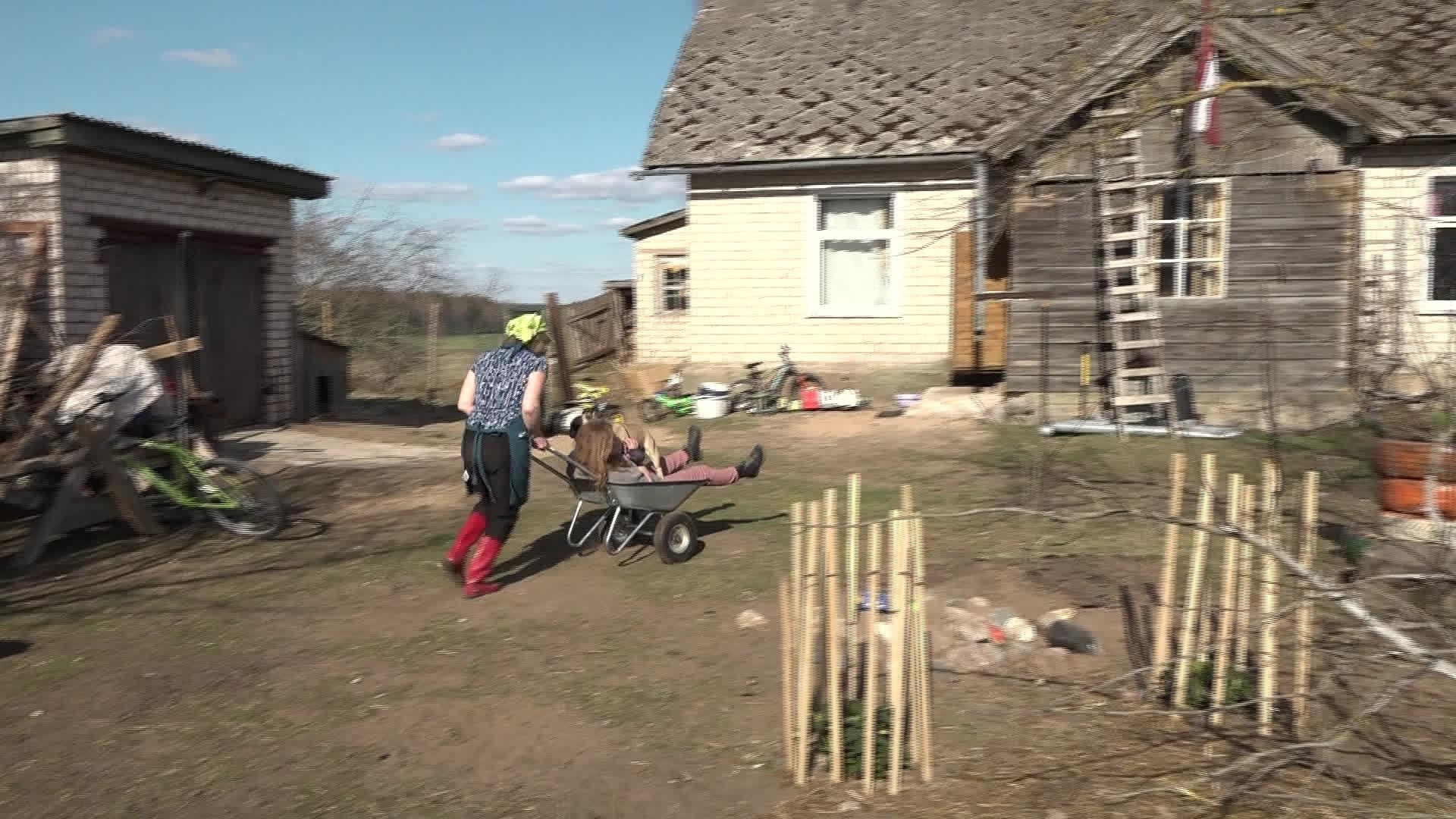 Slavenības. Bez filtra