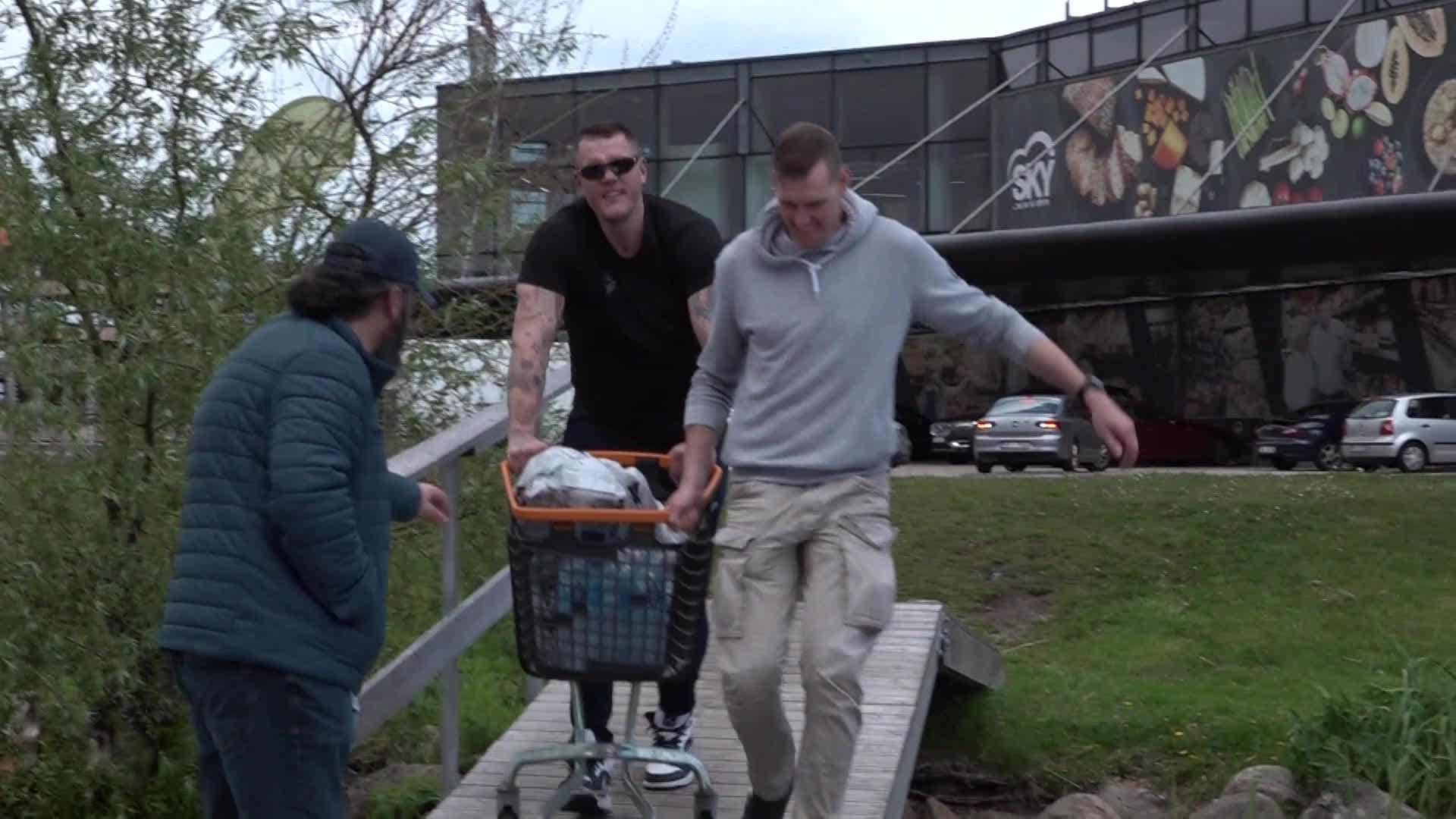 Slavenības. Bez filtra