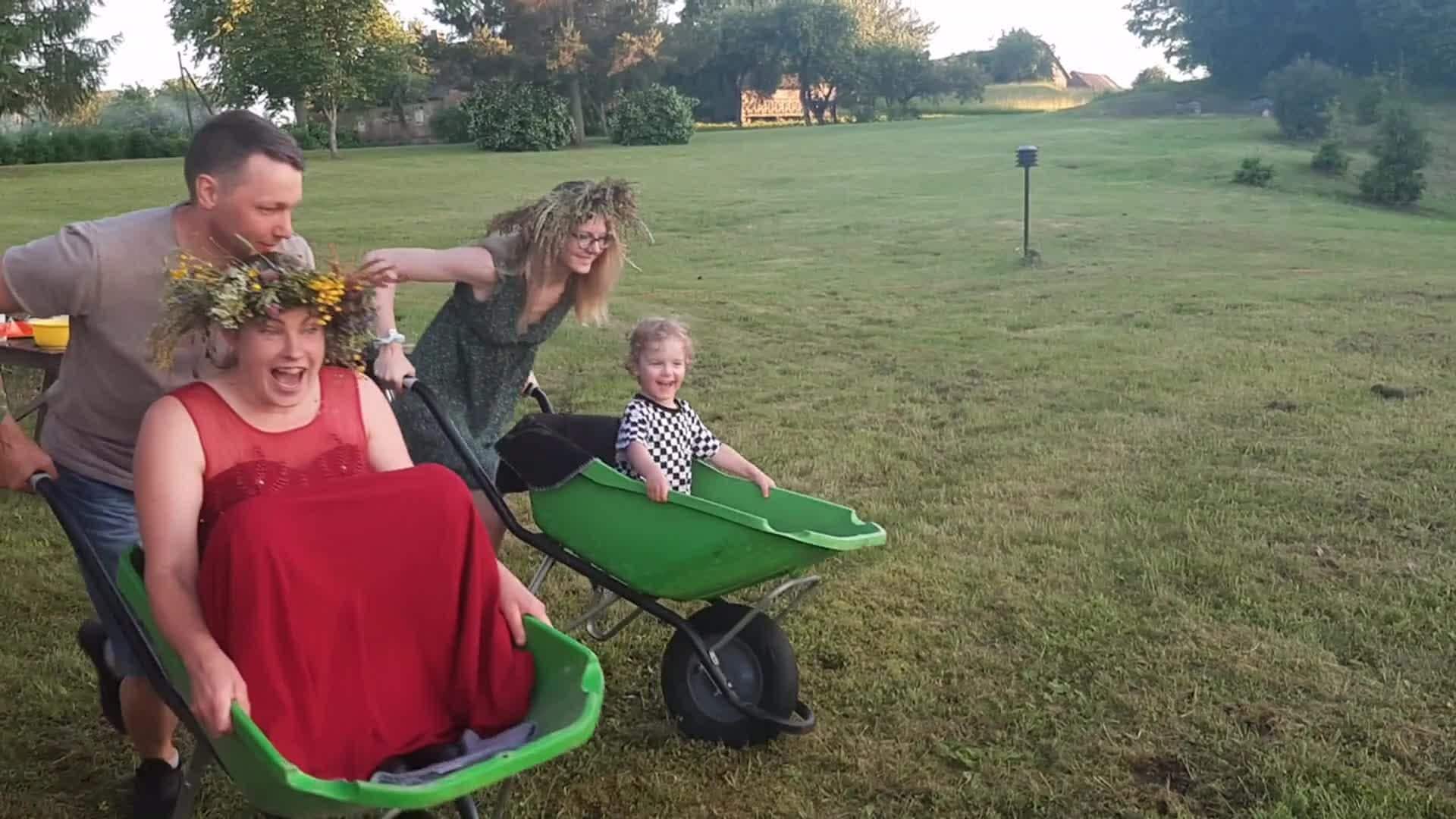 Slavenības. Bez filtra