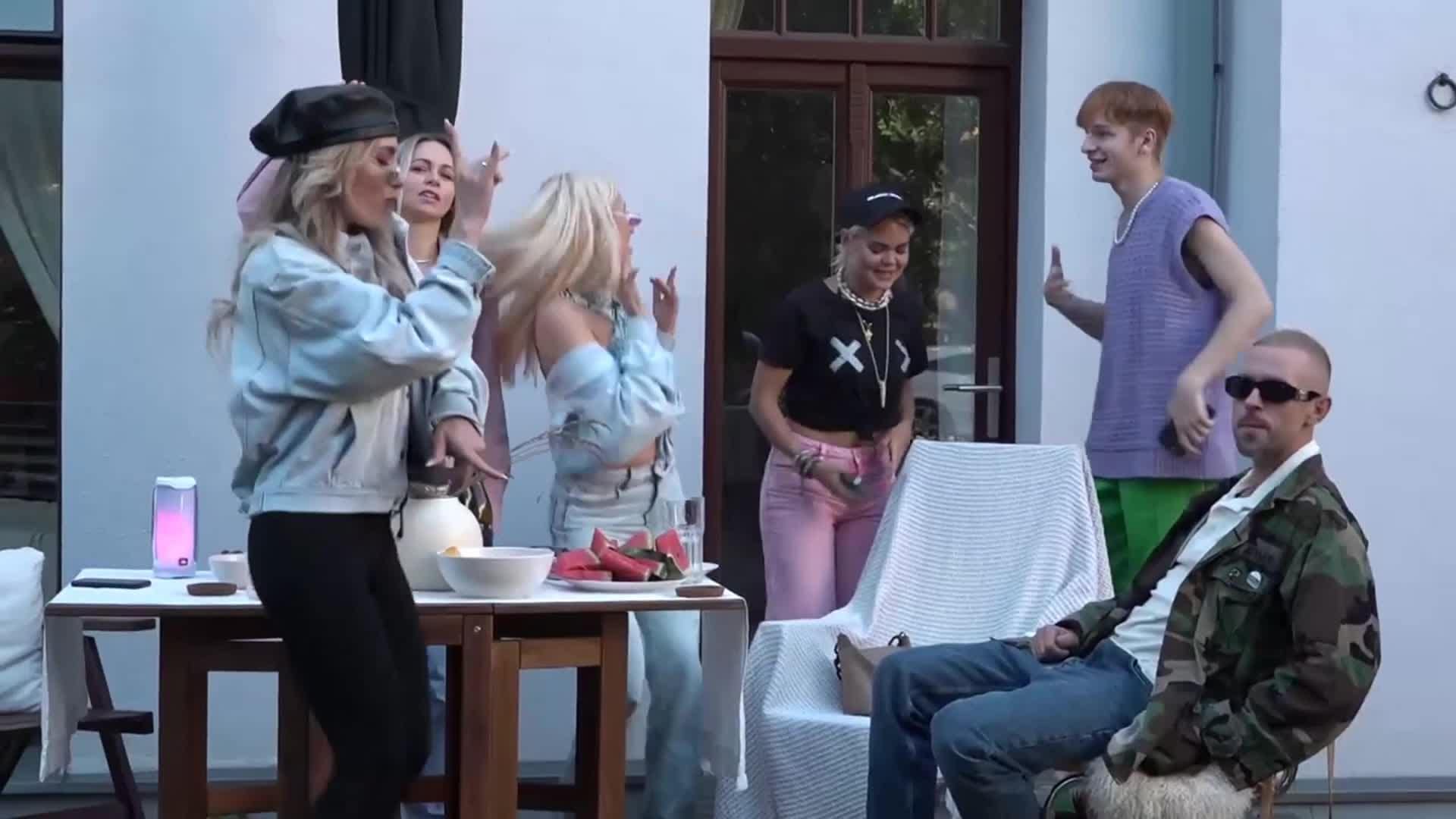 Slavenības. Bez filtra