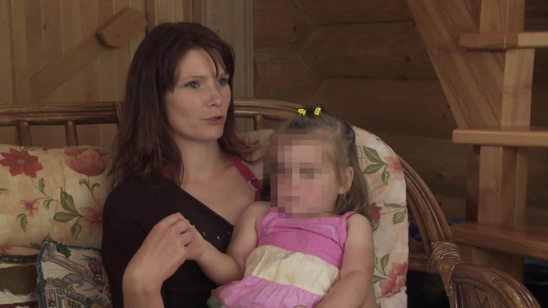 Caur ērkšķiem uz...