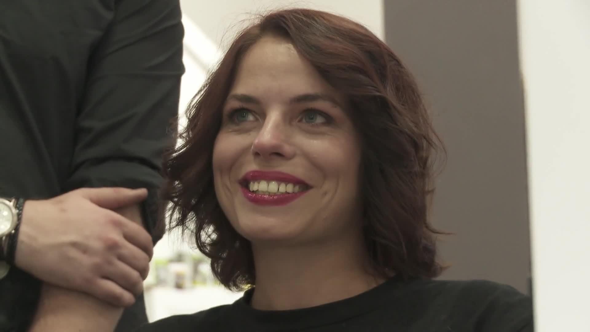 Caur ērkšķiem uz...