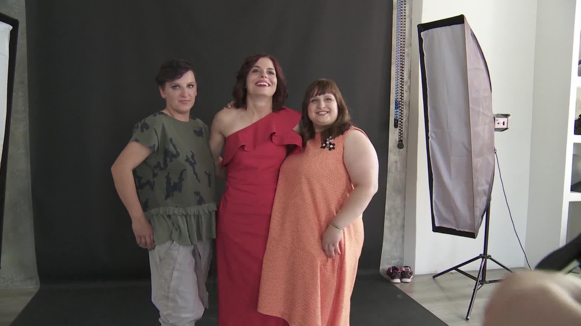 Caur ērkšķiem uz...