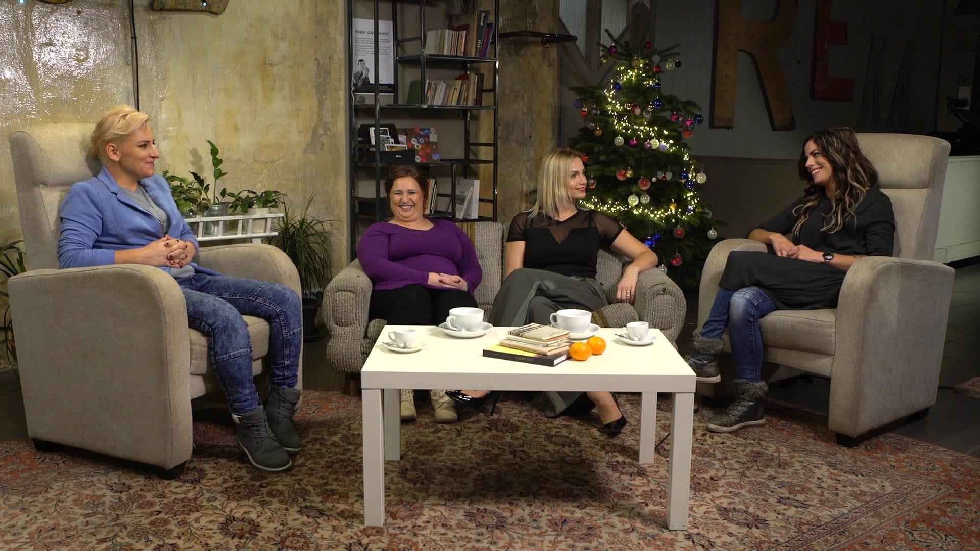 Caur ērkšķiem uz...