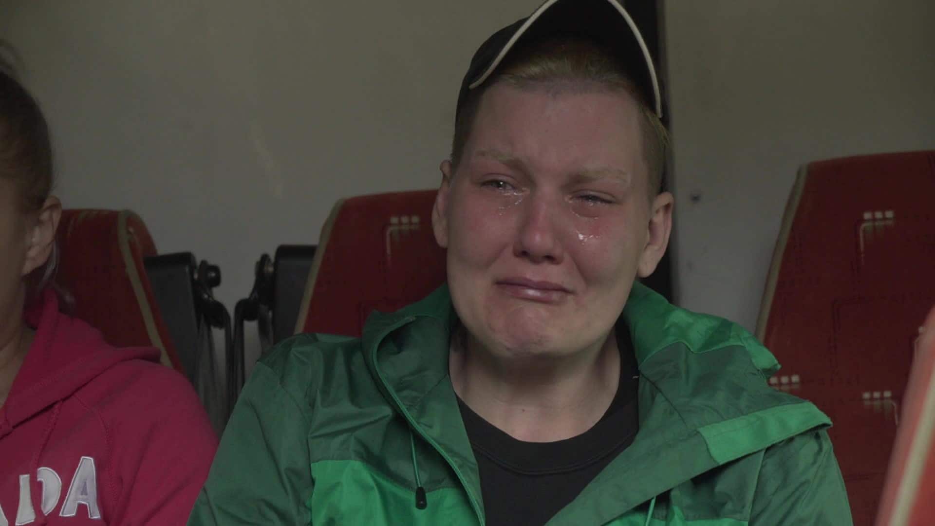 Caur ērkšķiem uz...