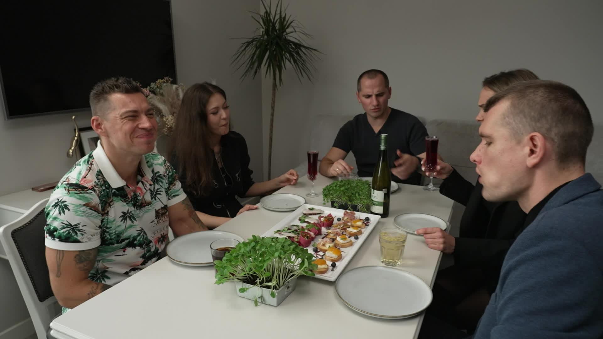 Vakariņš ar savējiem