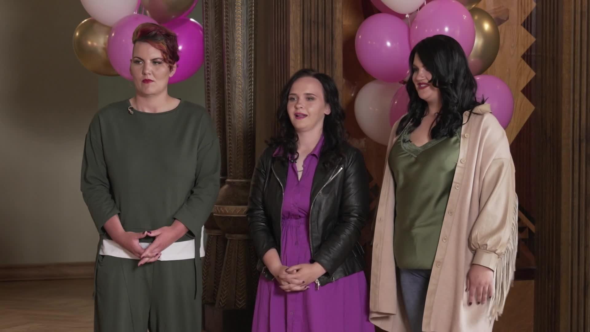 Caur ērkšķiem uz...