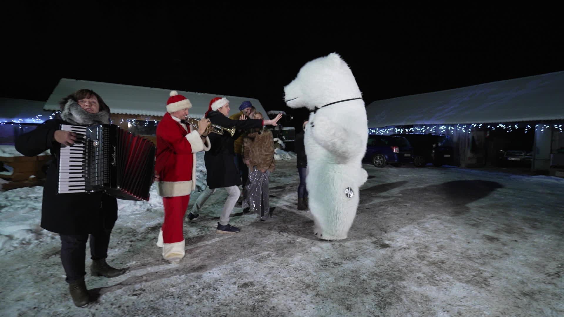 Vakariņš ar savējiem