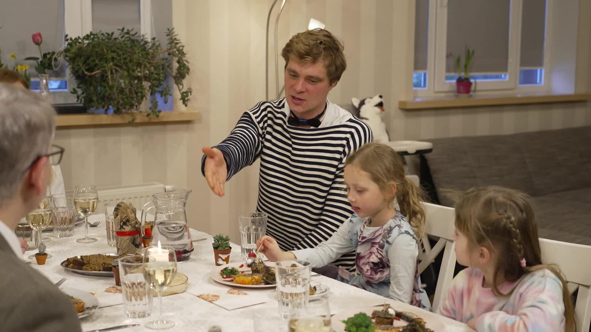 Vakariņš ar savējiem