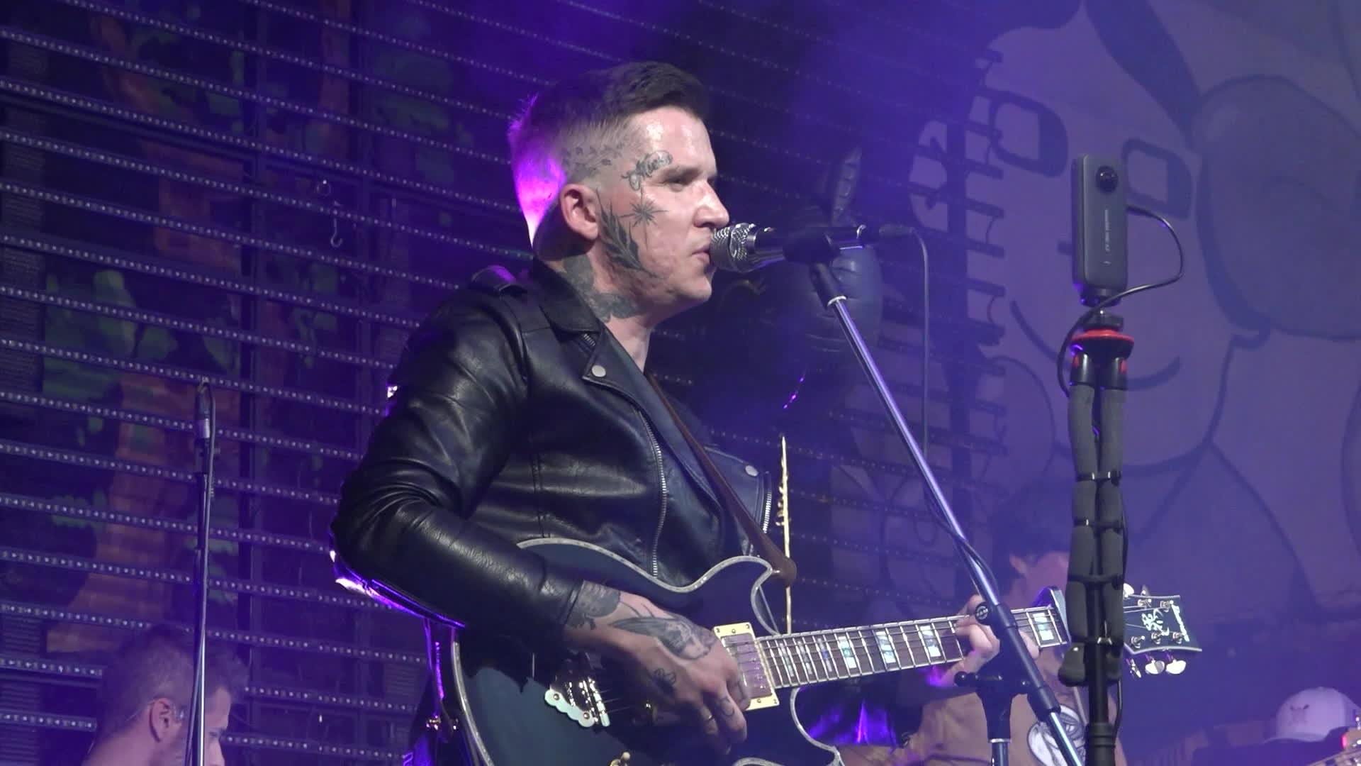 Slavenības. Bez filtra