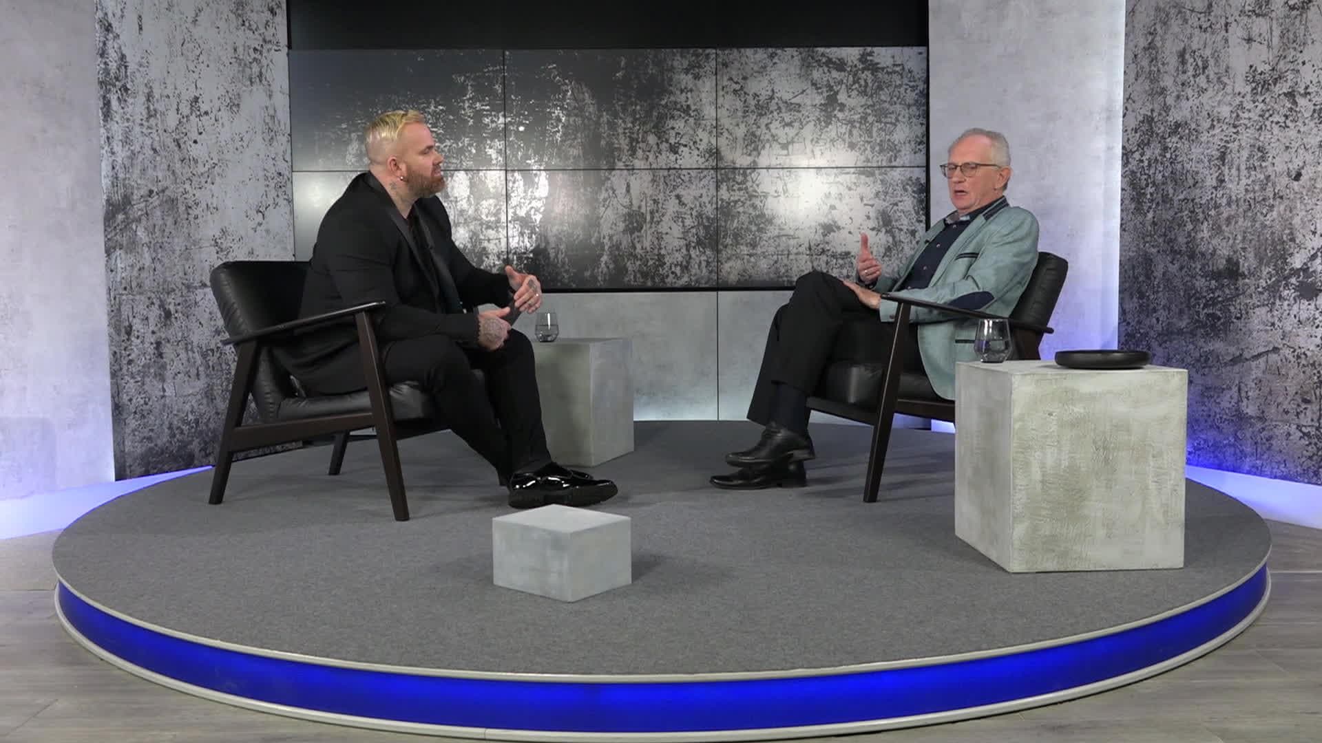 Kivičs. Tieši un atklāti