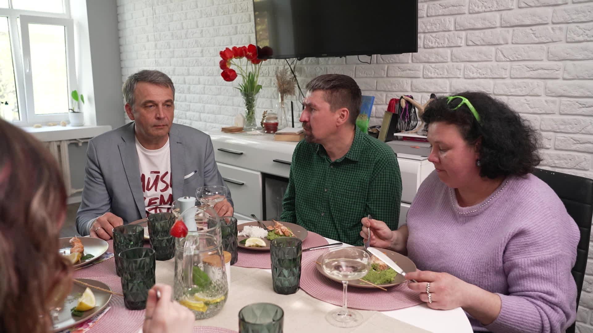 Vakariņš ar savējiem