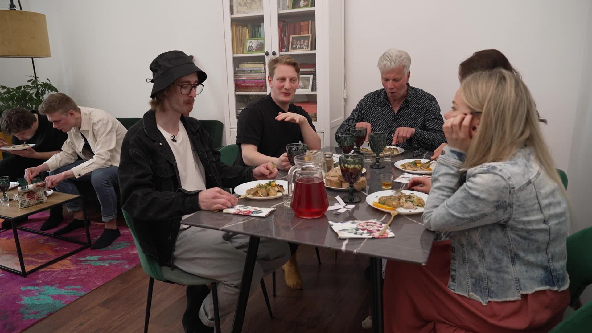 Vakariņš ar savējiem