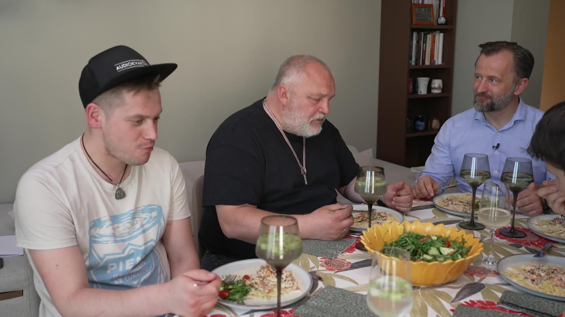 Vakariņš ar savējiem