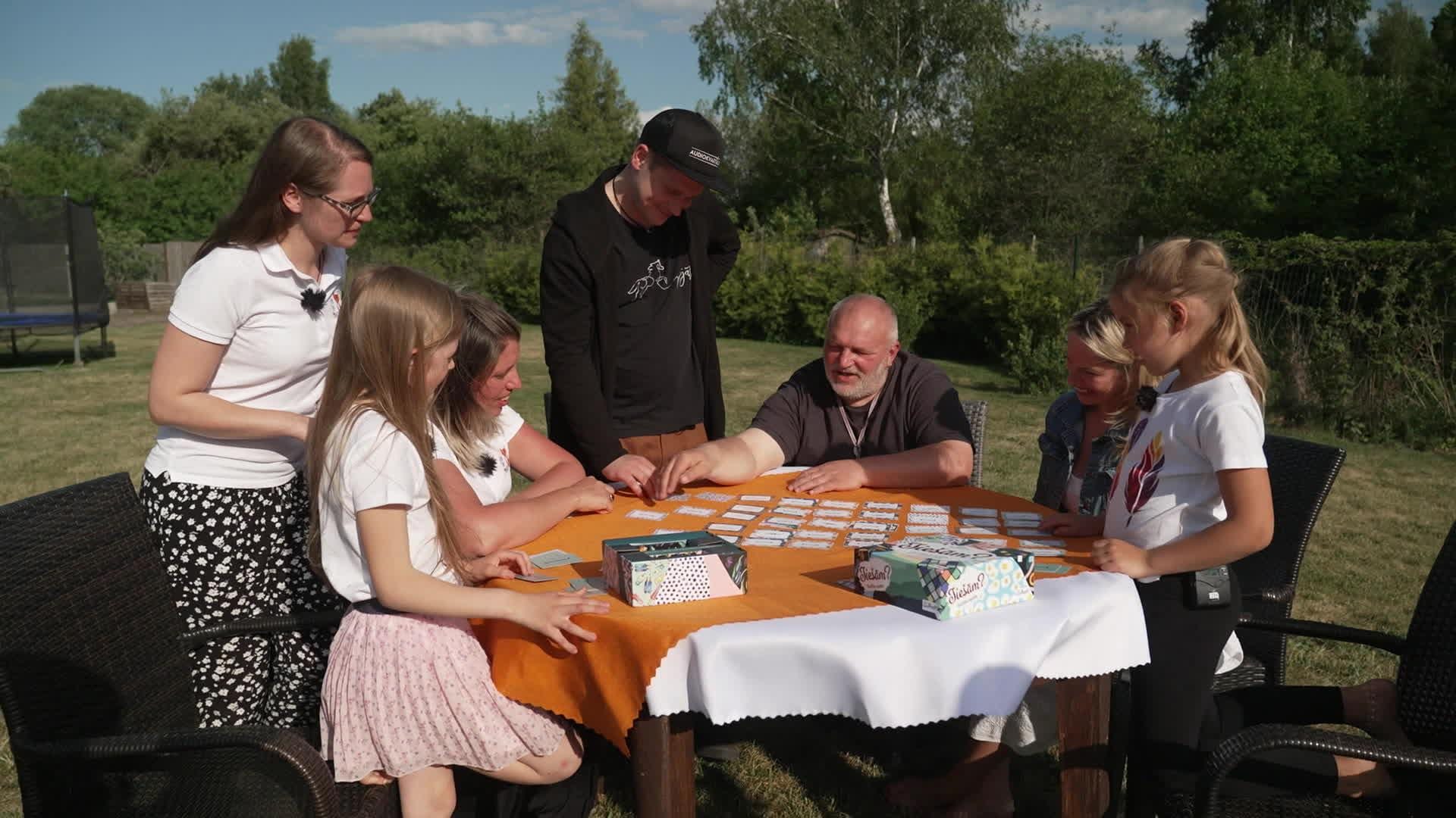 Vakariņš ar savējiem