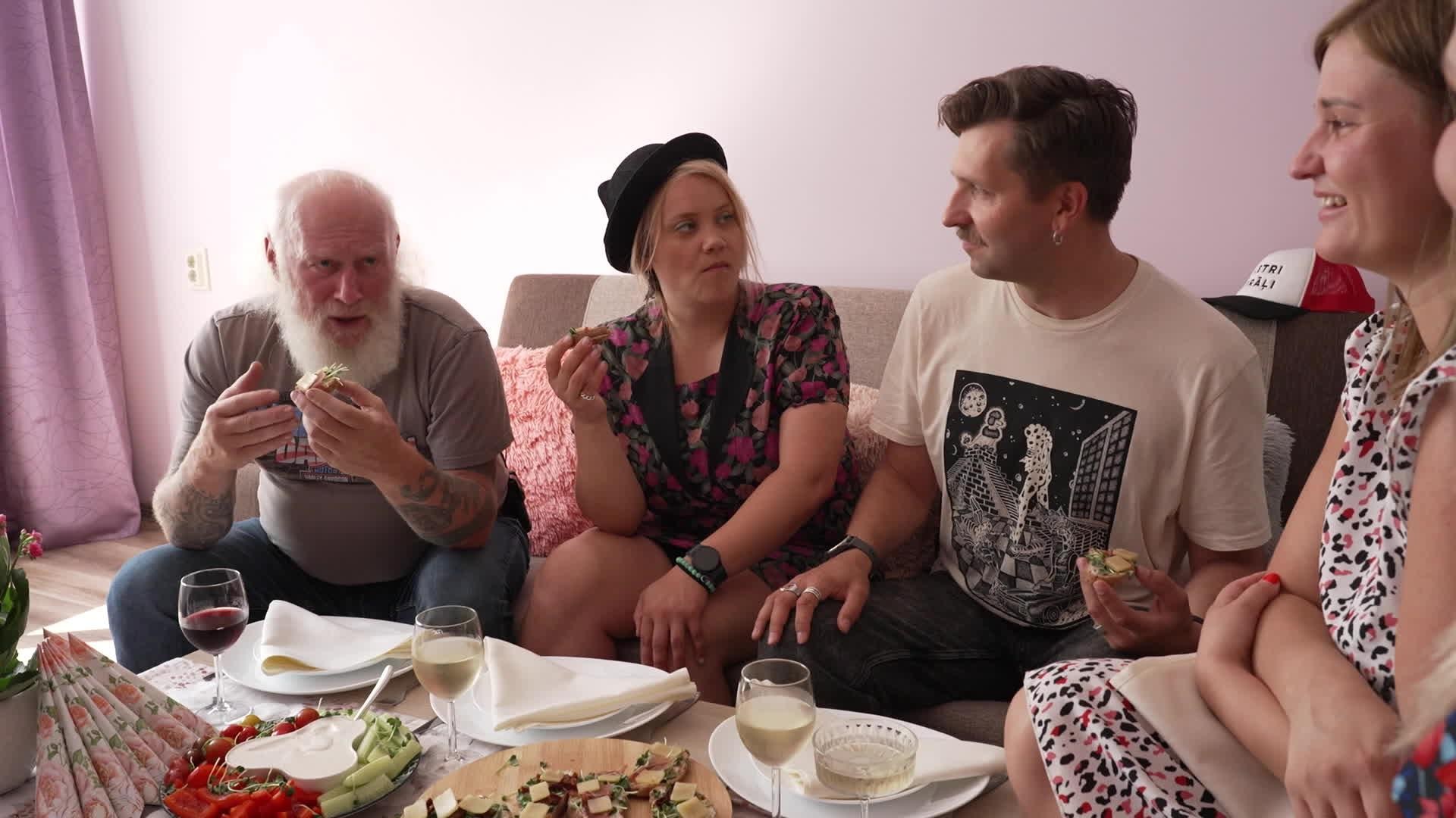 Vakariņš ar savējiem