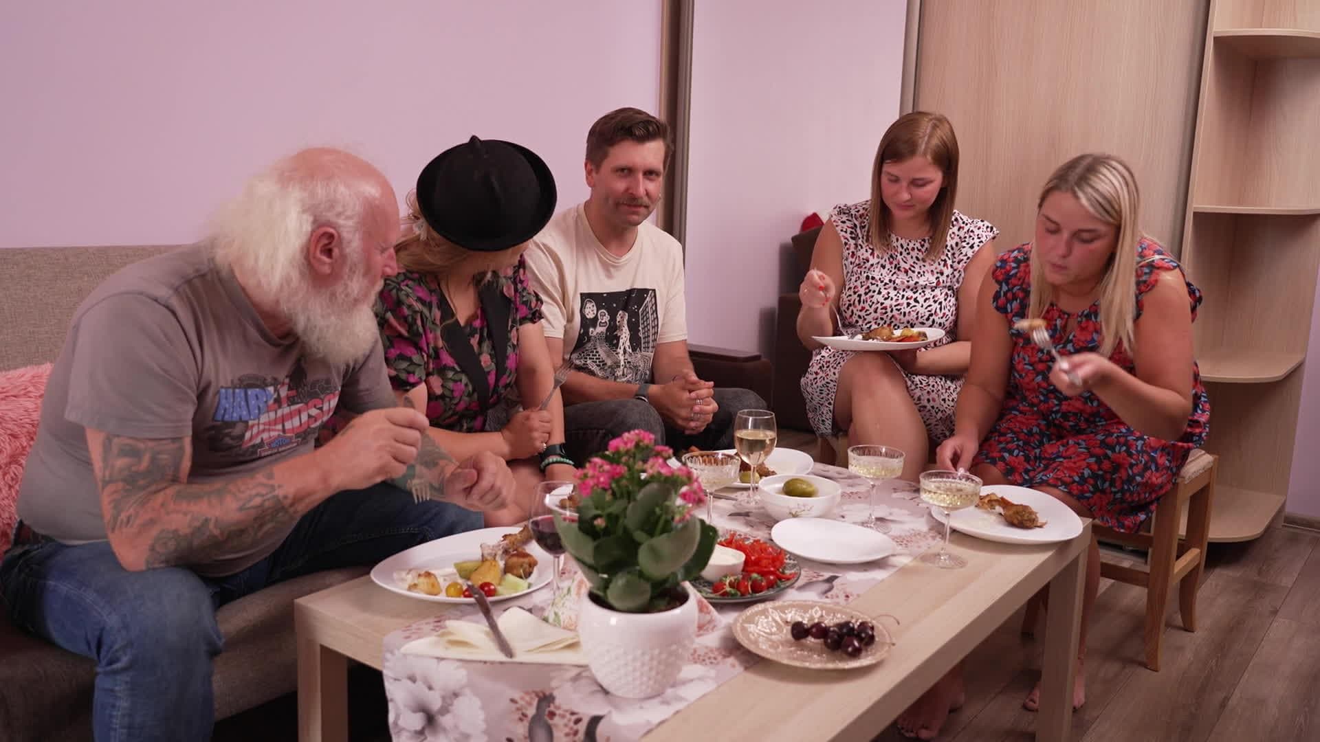 Vakariņš ar savējiem