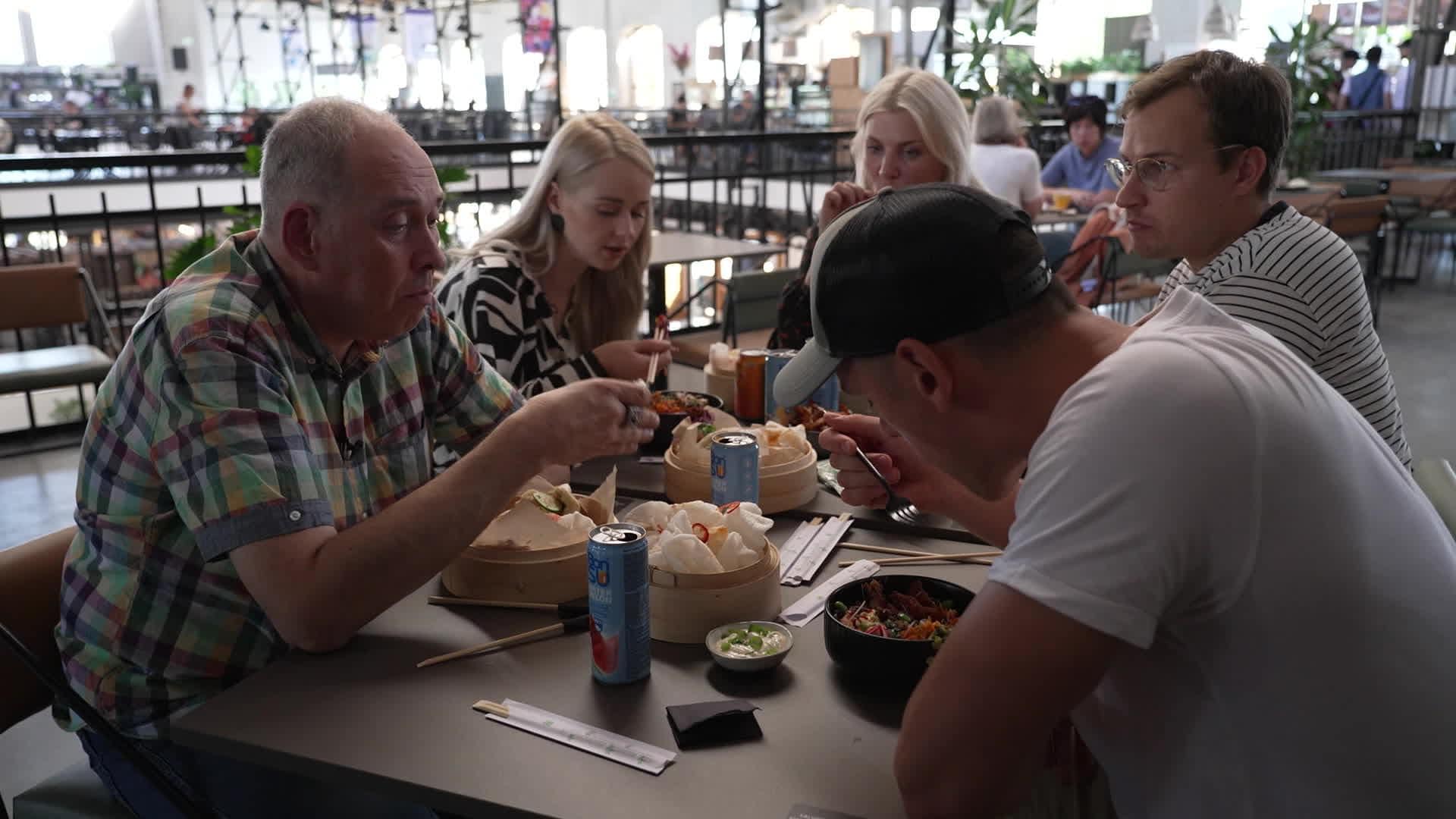 Vakariņš ar savējiem