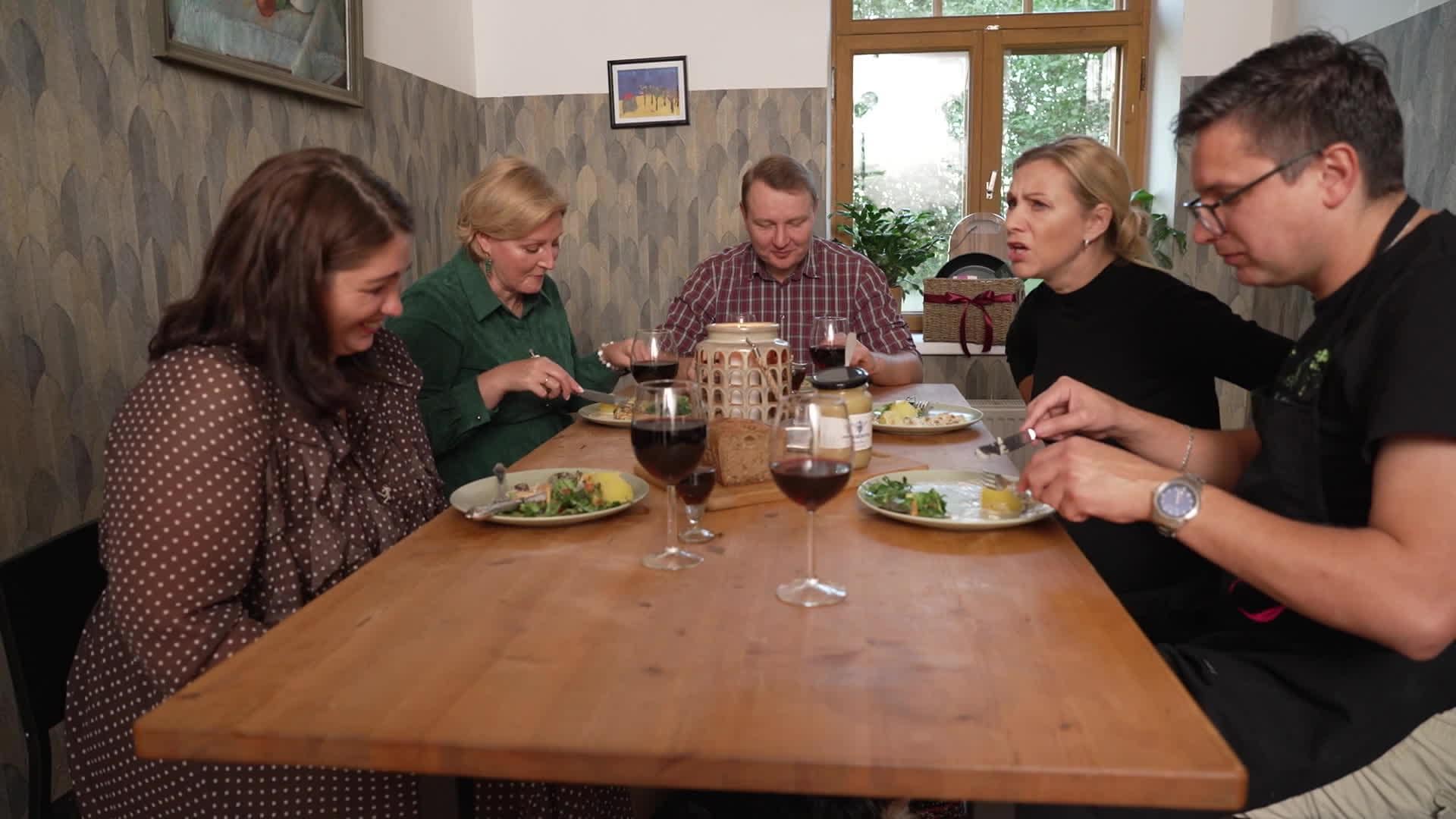 Vakariņš ar savējiem