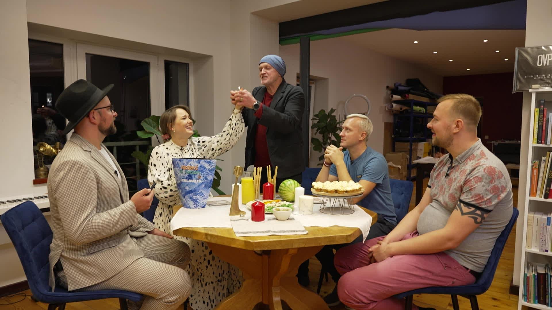 Vakariņš ar savējiem