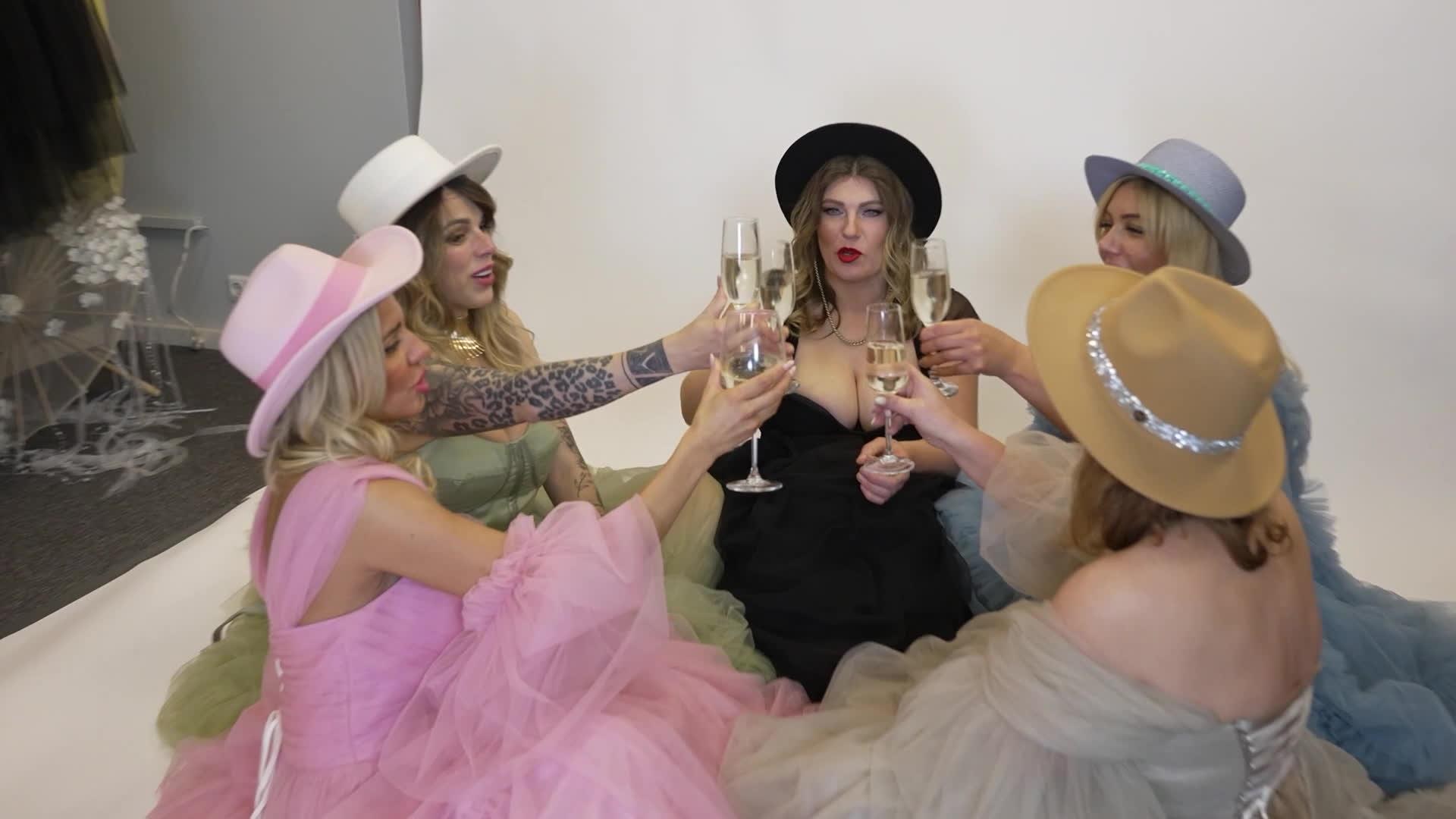 Slavenības. Bez filtra