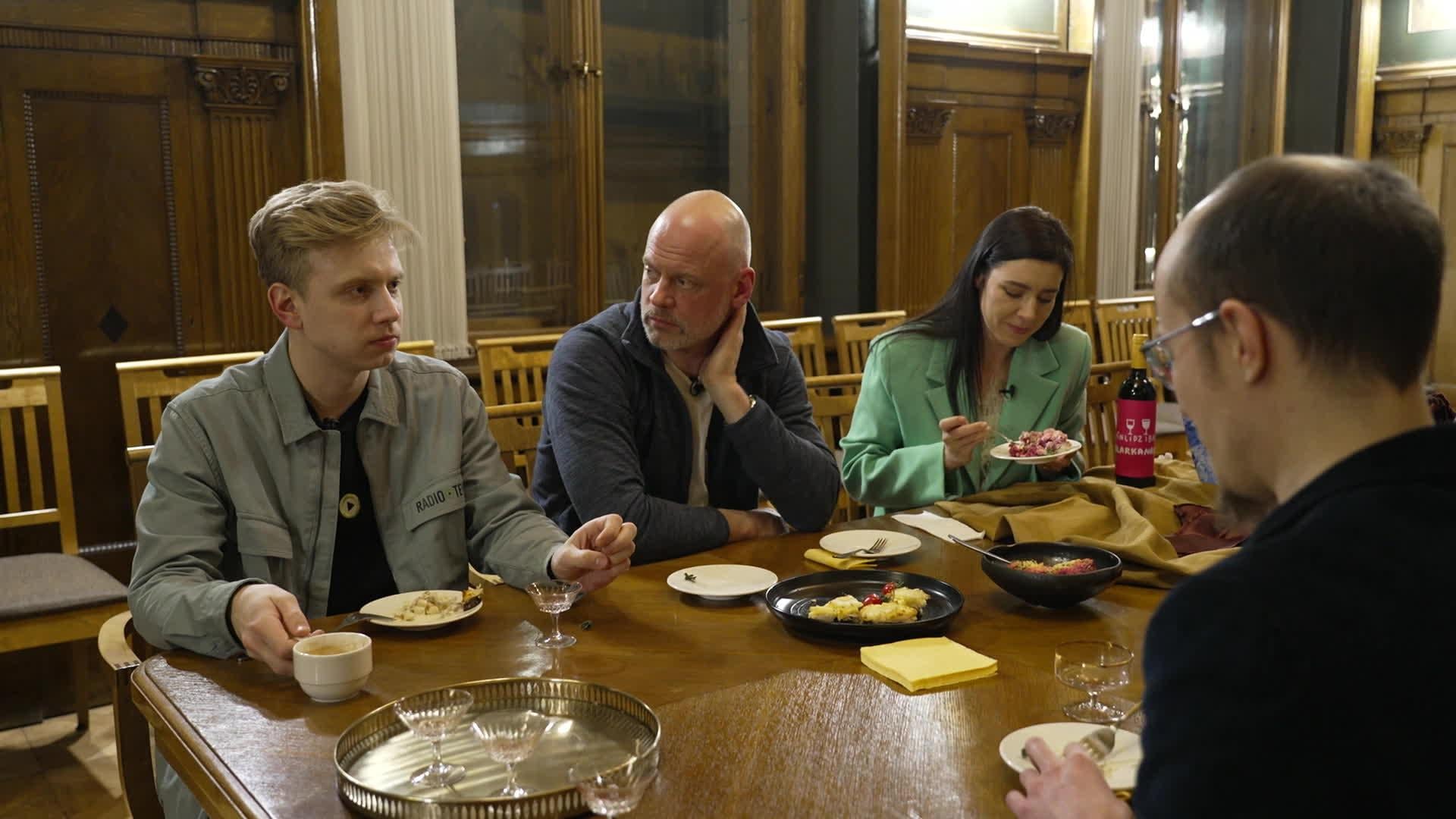 Vakariņš ar savējiem