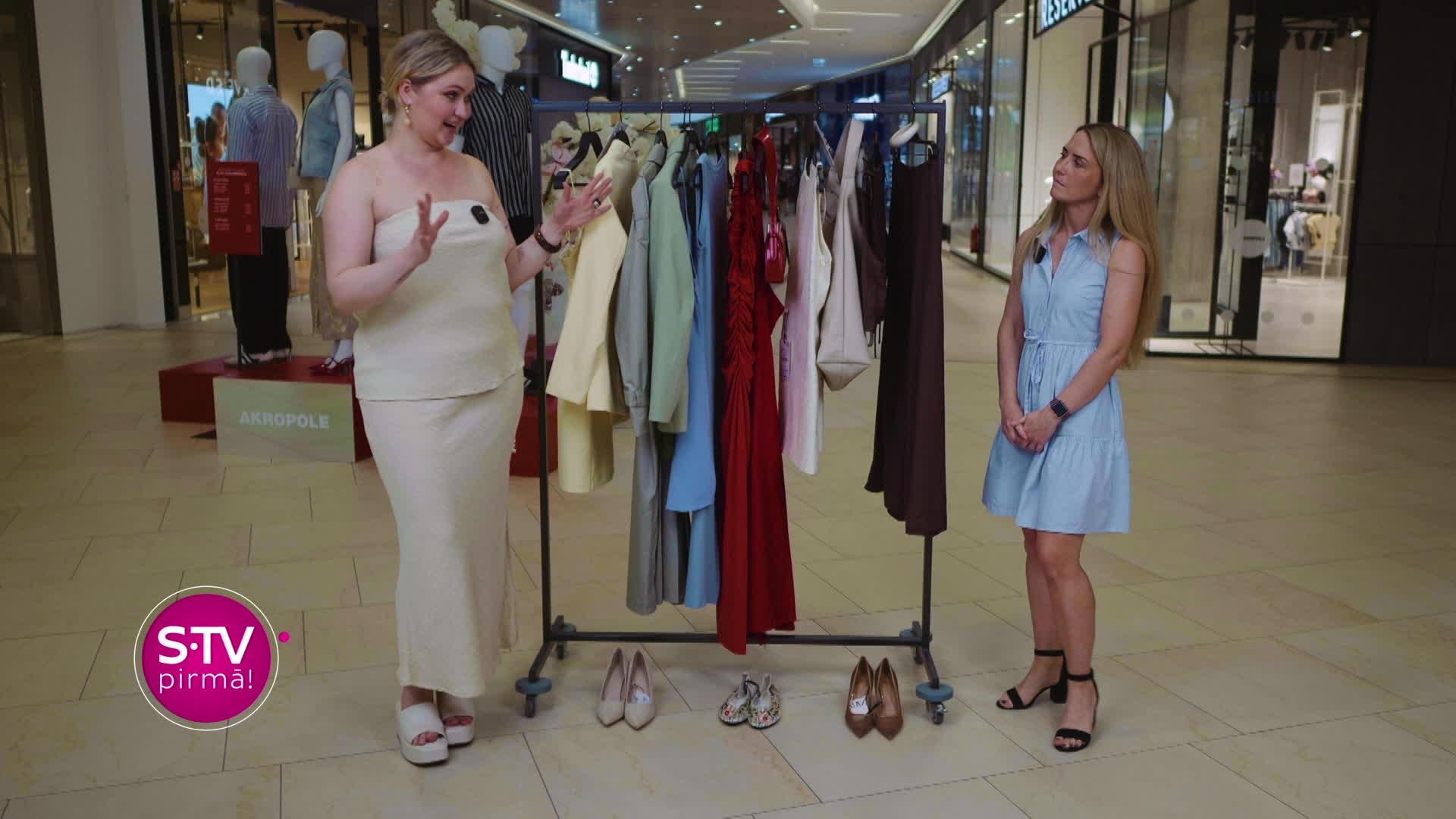 30 dienas svārkos un kleitās