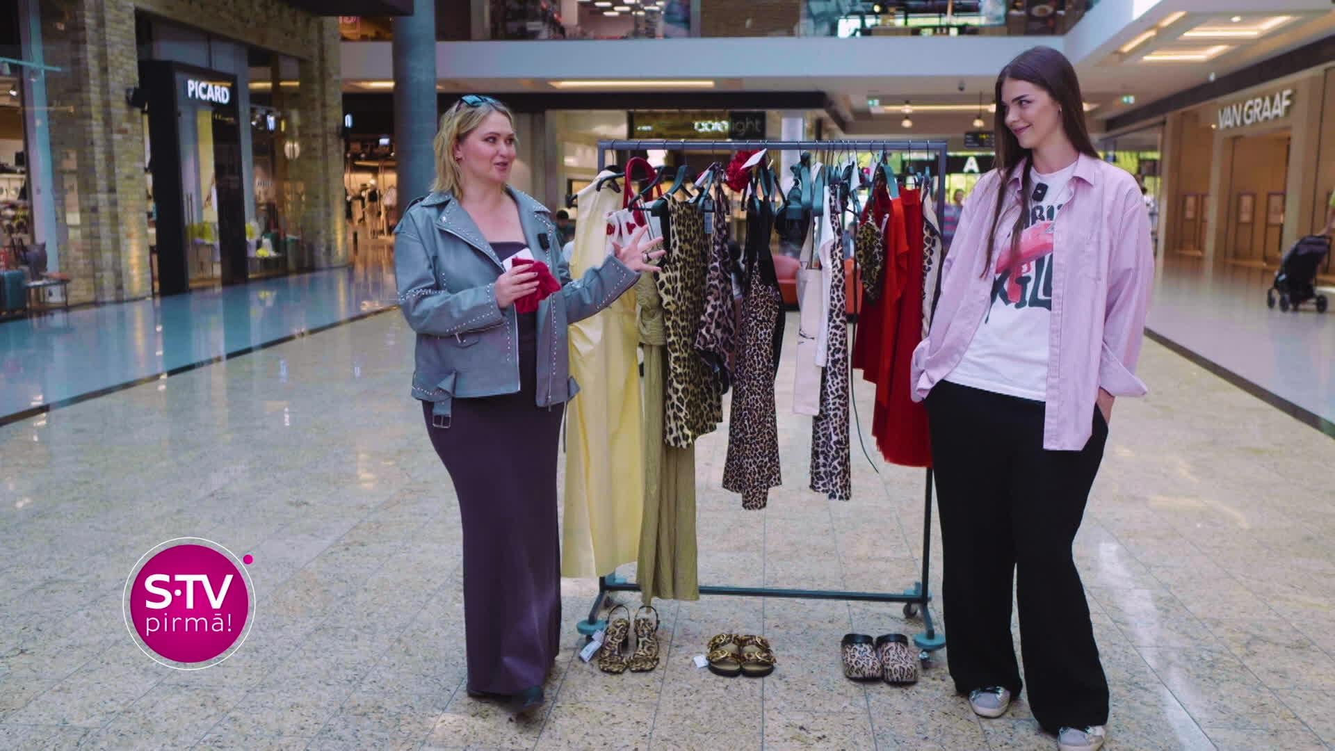 30 dienas svārkos un kleitās