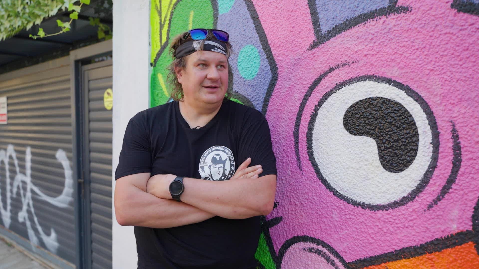 Tūrists ceļotāja gūstā