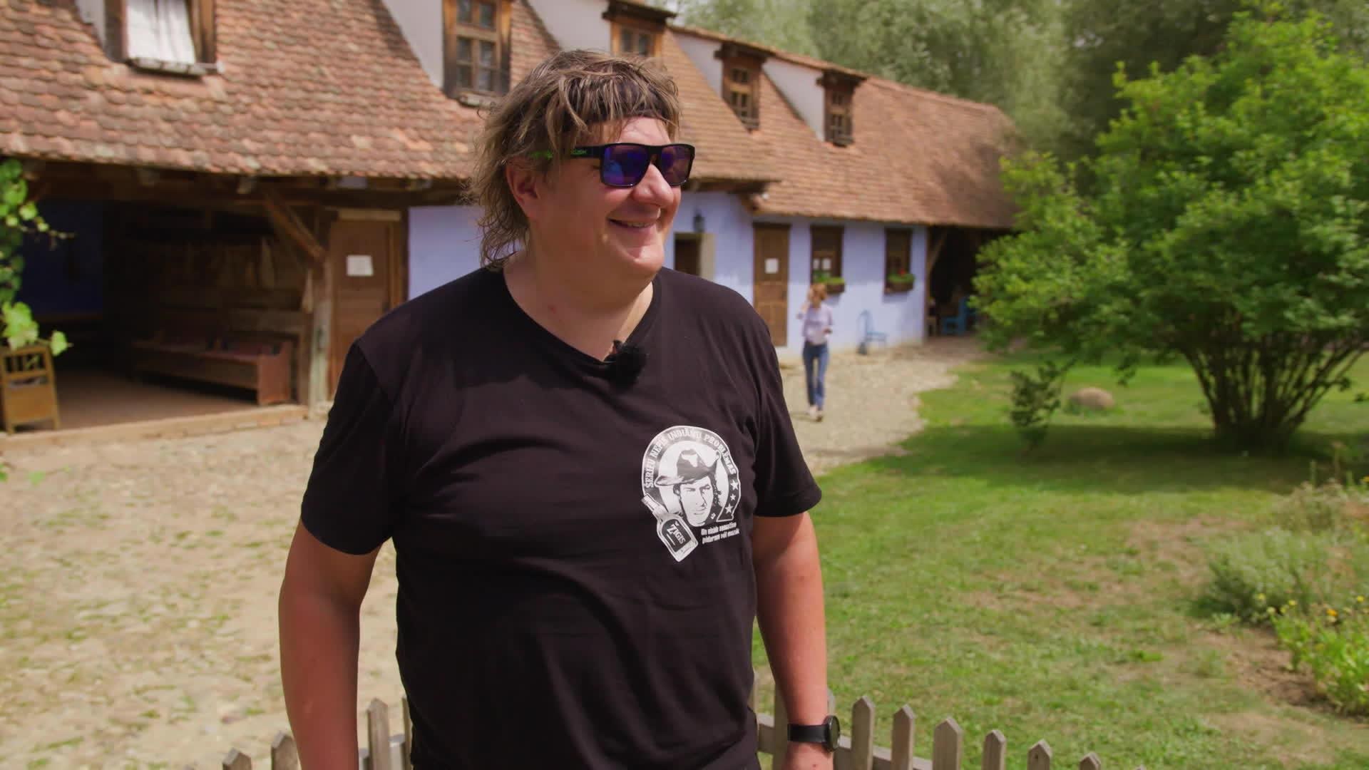 Tūrists ceļotāja gūstā