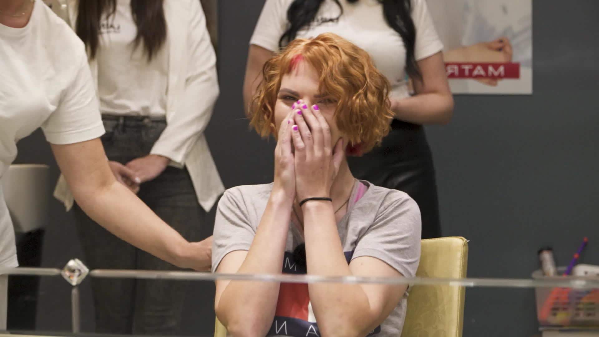 Caur ērkšķiem uz...