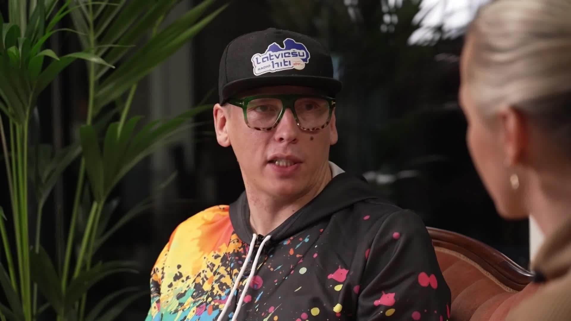 Slavenības. Bez filtra