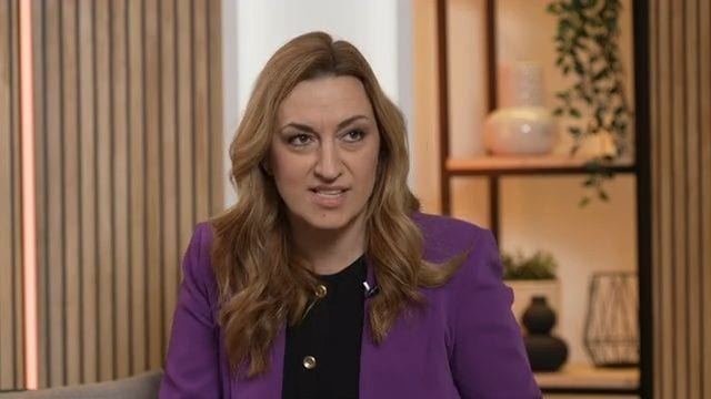Aina studijā!