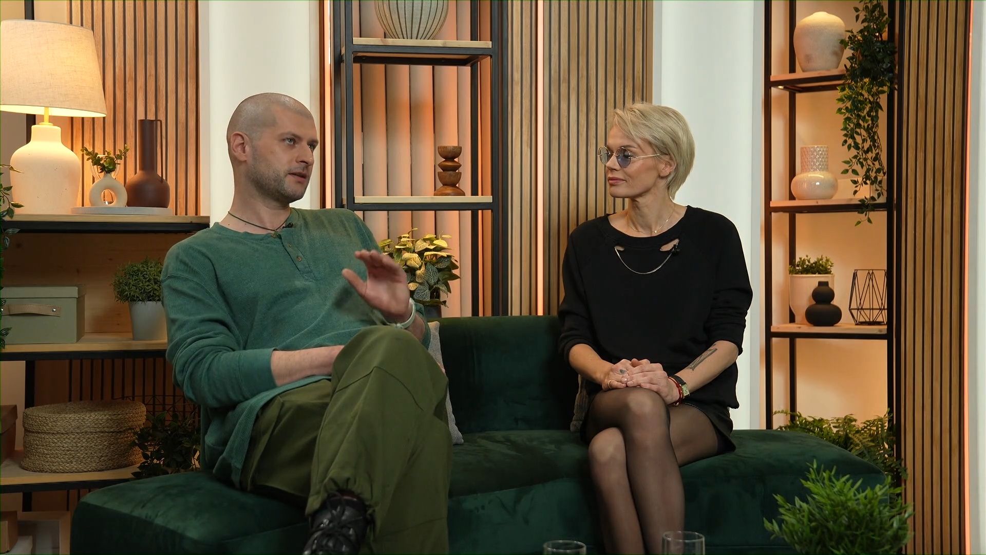 Aina studijā!